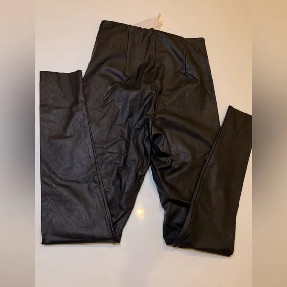 Naked Wardrobe Black High-Waisted drip on drip faux leather leggings pants - Picture 4 of 6